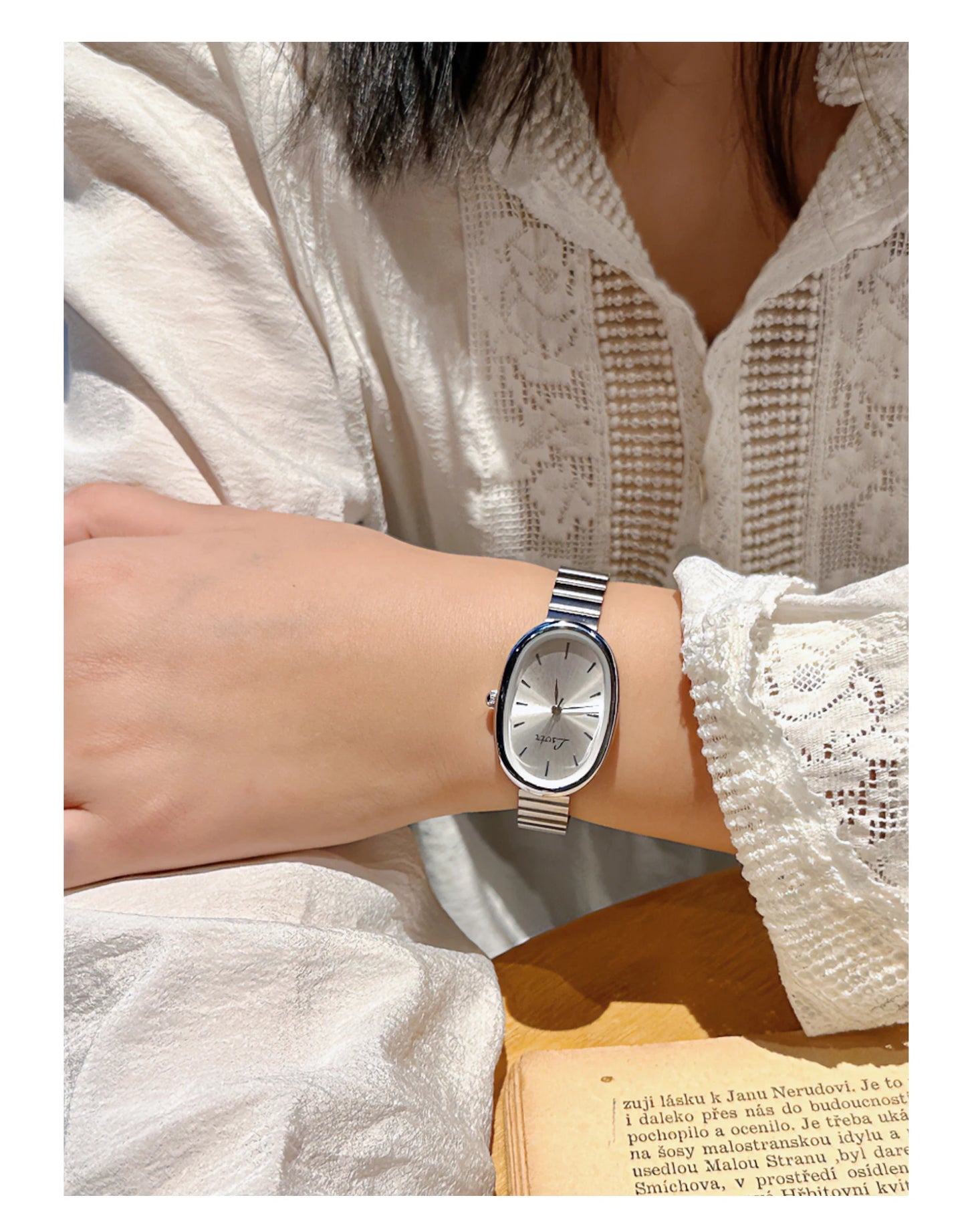 Versatile Quartz Watch