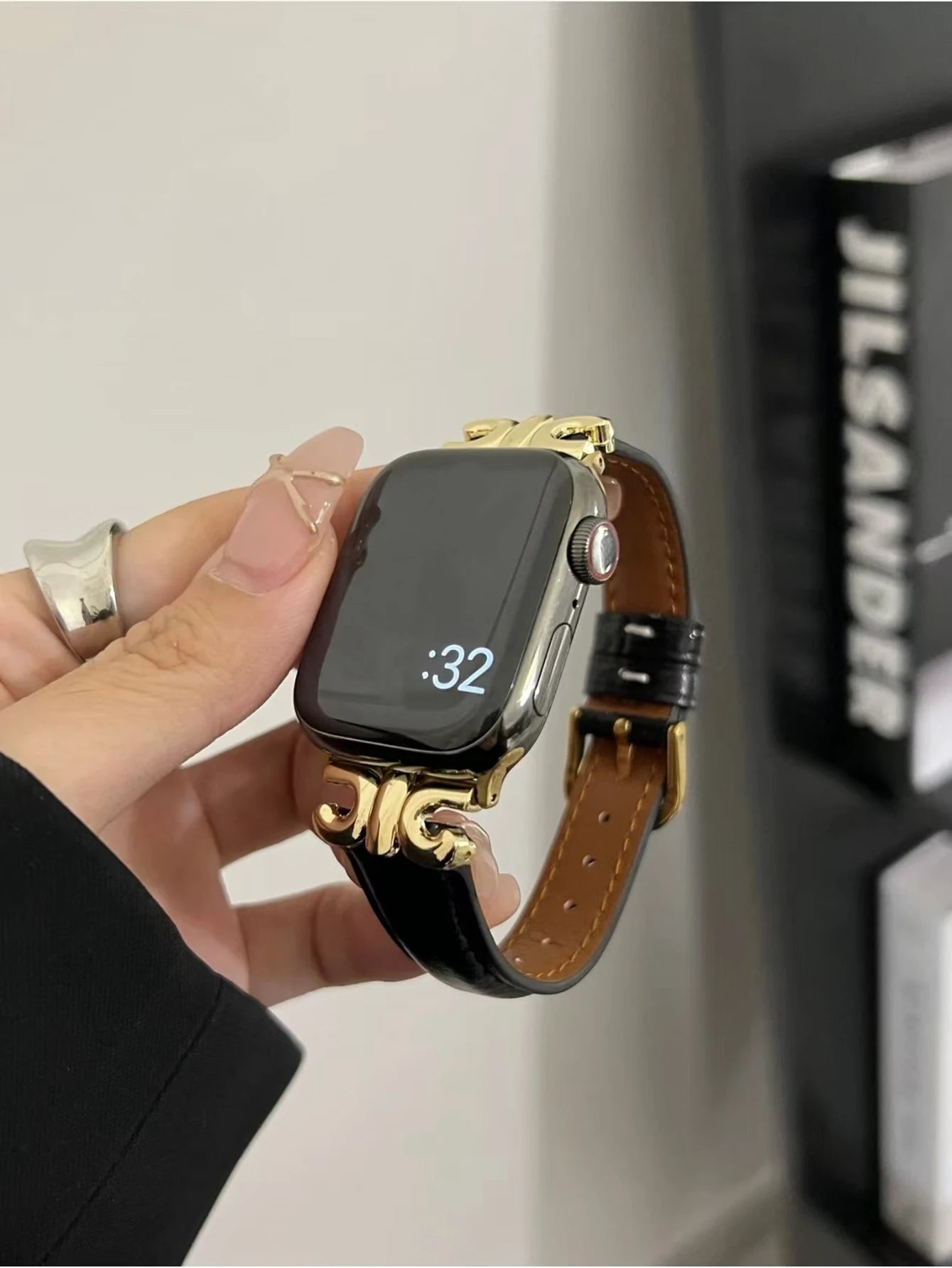 Elegant Leather loop Apple Watch band