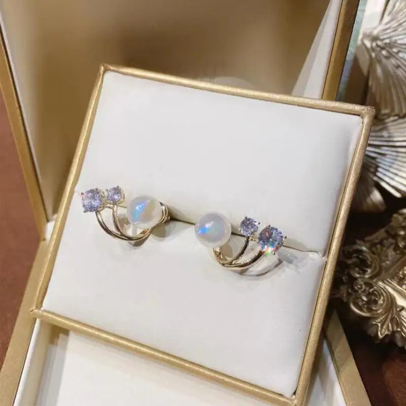 Elara Pearl Stud Earrings